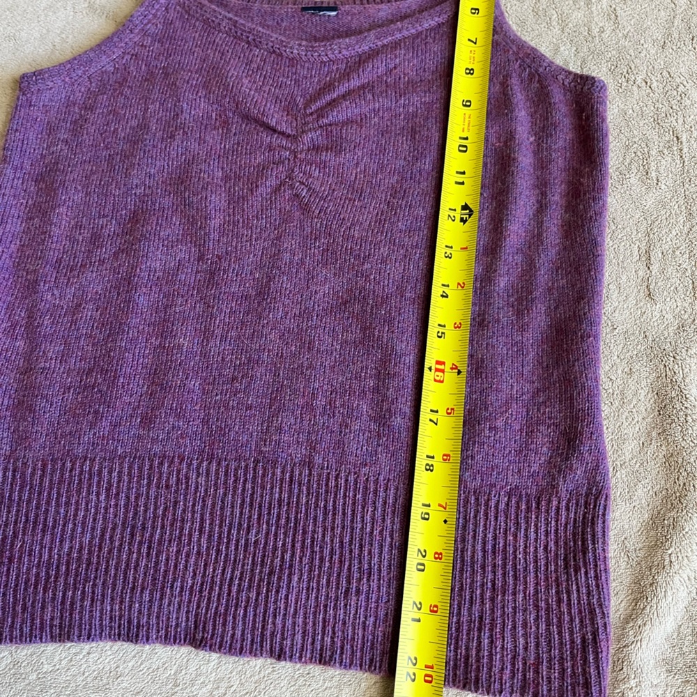 Matching Cardigan & Tank - Picture 6 of 9